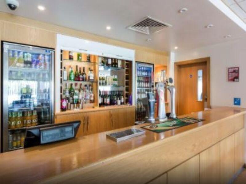Travelodge Sunbury M3 London Ngoại thất bức ảnh